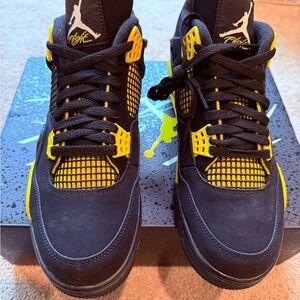 Nike Air Jordan Men's Black and Yellow Sneakers